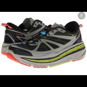 Look for this pair of shoes：hoka stinson lite